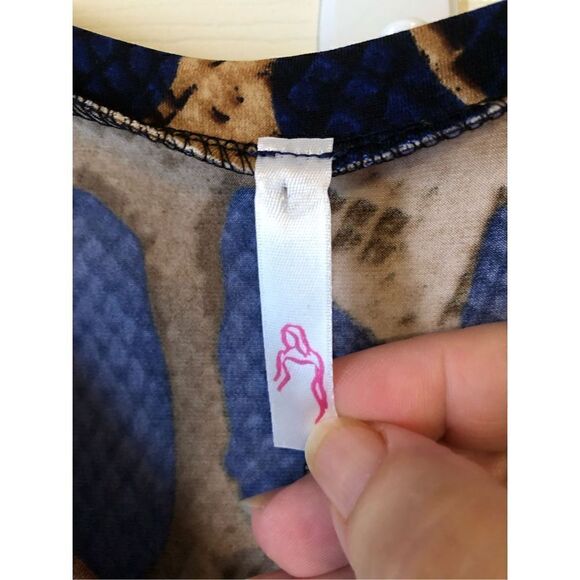 Luca Bella Snake Print V Neck Top 5X - Picture 4 of 7